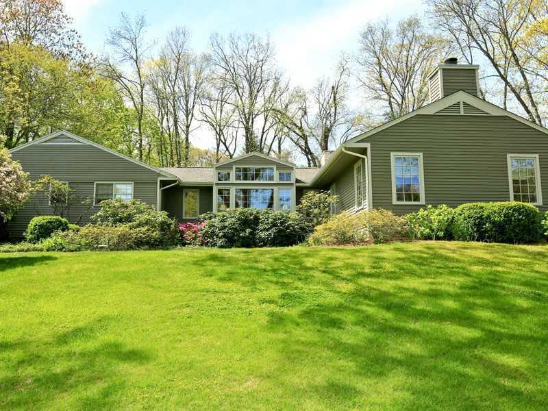496 Valley Rd, Cos Cob, CT 06807 - photo 1