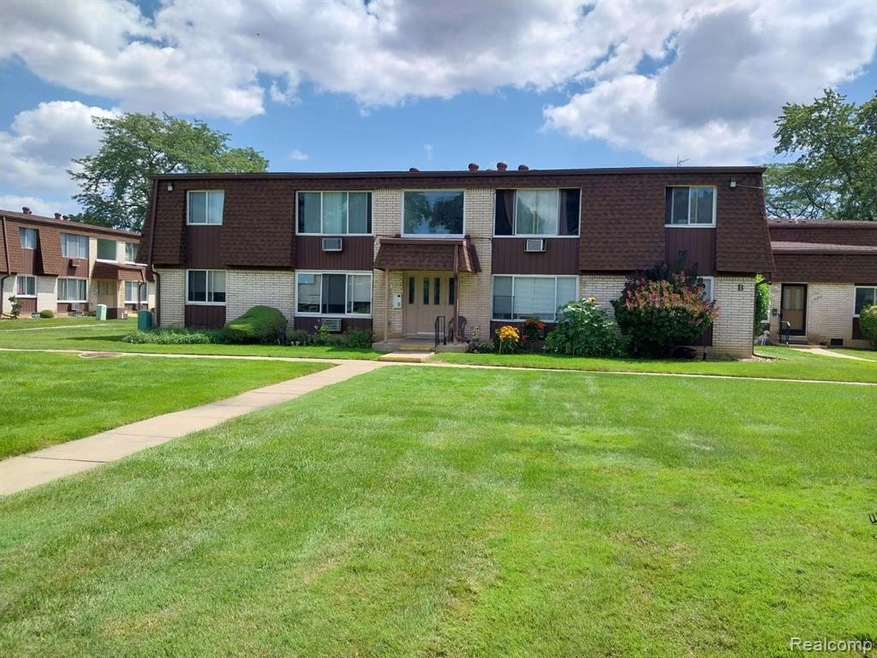 30213 Utica Rd unit 214B, Roseville, MI 48066 - photo 1