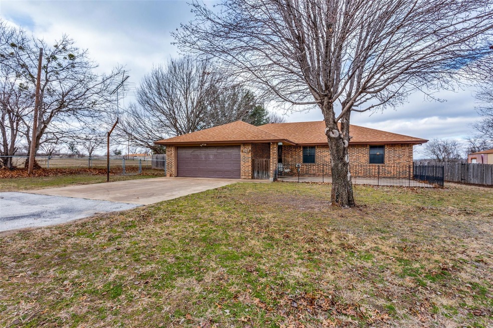 1531 E Reno Rd, Azle, TX 76020 - photo 1