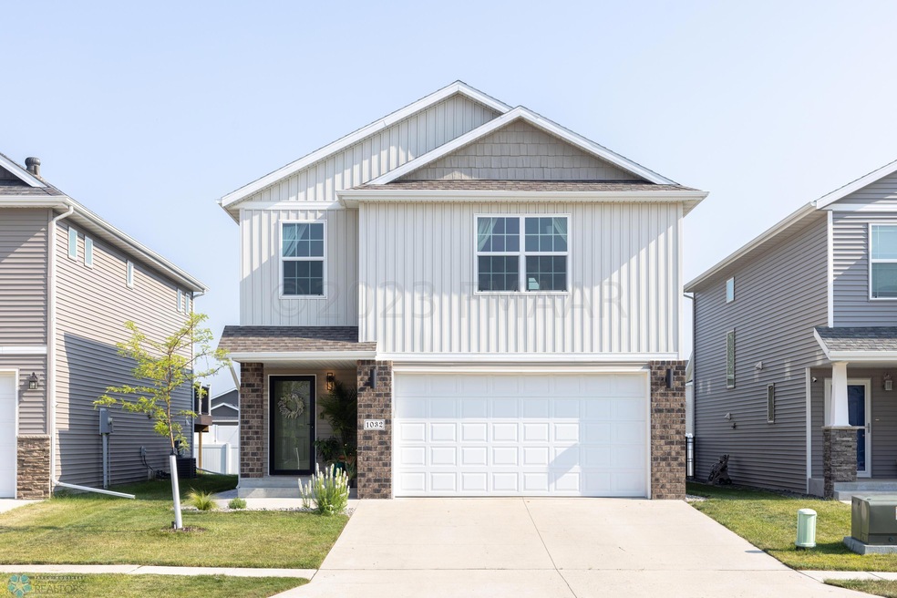 1032 30th Ave W