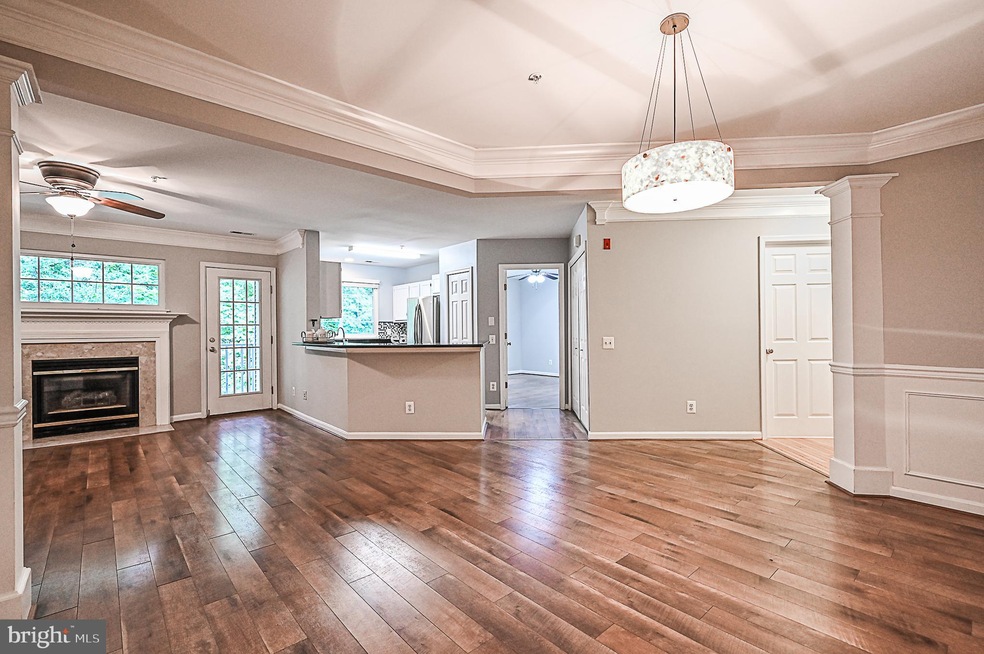 12471 Hayes Ct unit 202, Fairfax, VA 22033 - photo 1