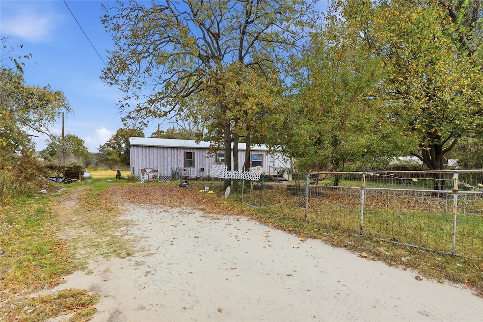 401 East Rd, Granbury, TX 76049 - photo 1
