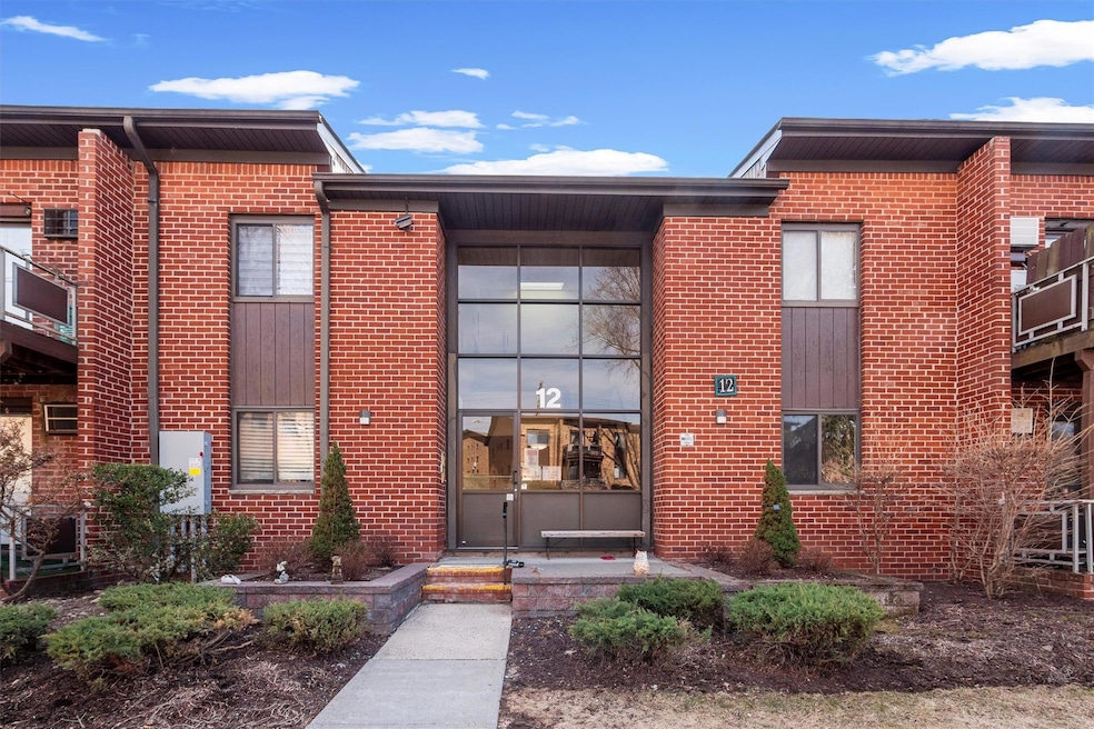 Sold $330,000 • Co-Listing Agent