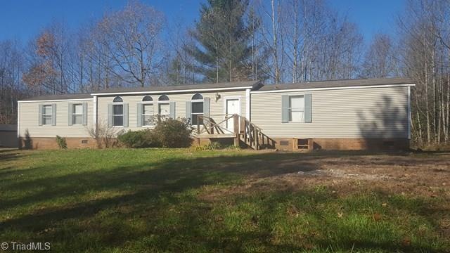 236 Dockery Rd, Purlear, NC 28665 - photo 1