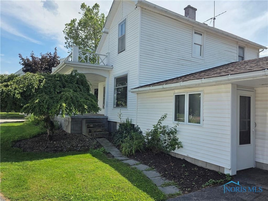 234 W Chestnut St, Wauseon, OH 43567 - photo 1