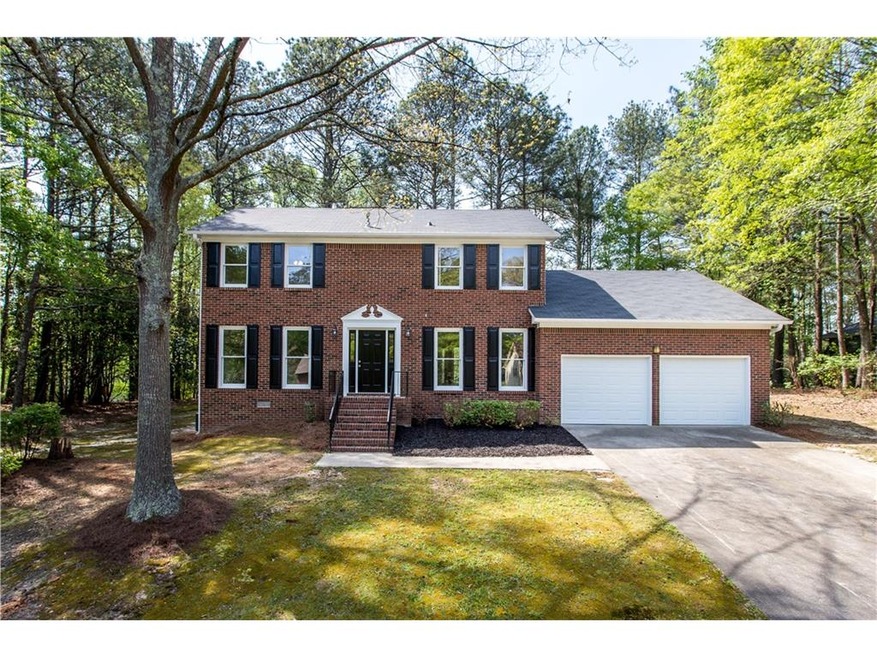 Beautiful brick front traditional 3BD/2.5BA home! 