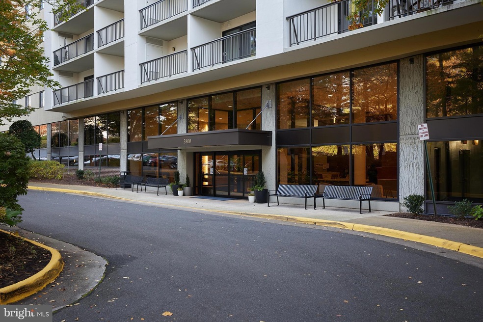 Lakeside Plaza Condominium unit 1015, Baileys Crossroads, VA 22041 - photo 1