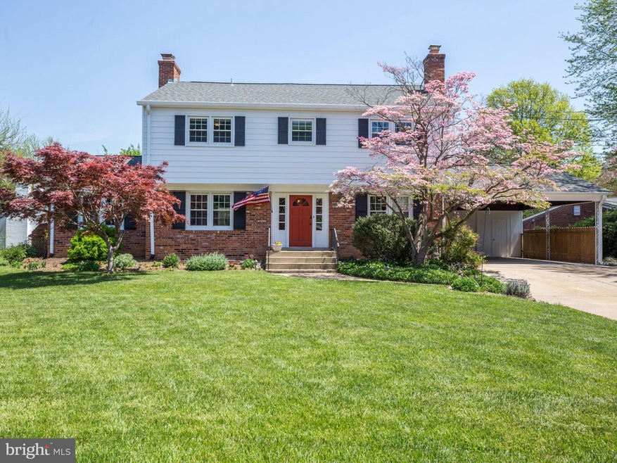 611 Manor Dr NE, Vienna, VA 22180 - photo 1