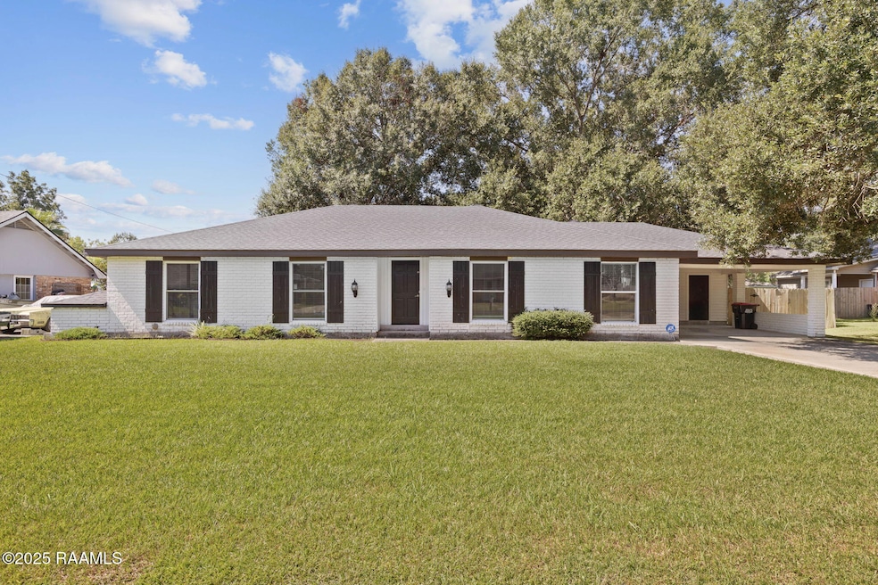 Pending $290,000 • Co-Listing Agent