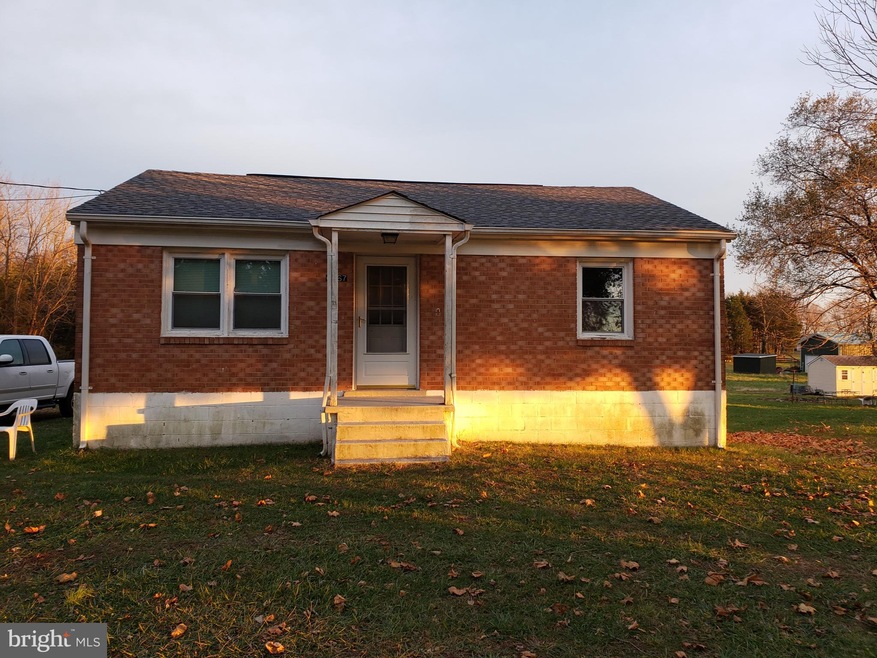 6067 Catlett Rd, Bealeton, VA 22712 - photo 1