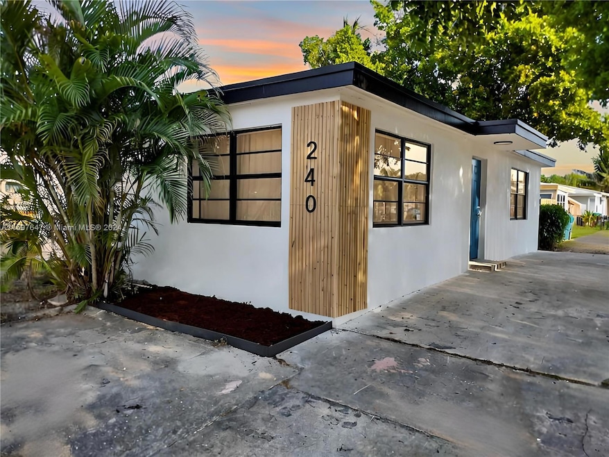 240 N Palm Dr, Boynton Beach, FL 33435 - photo 1