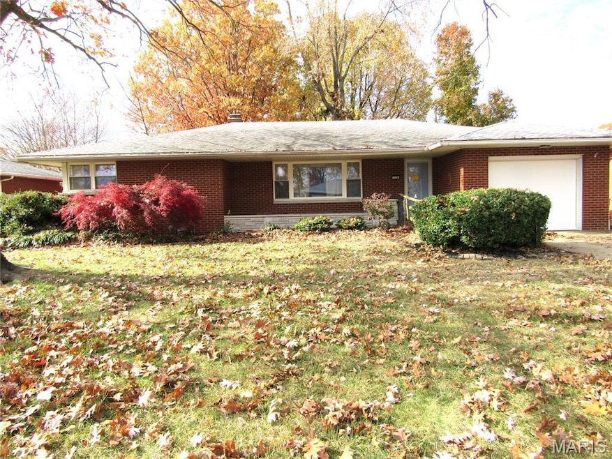 734 Berry Rd, Wood River, IL 62095 - photo 1