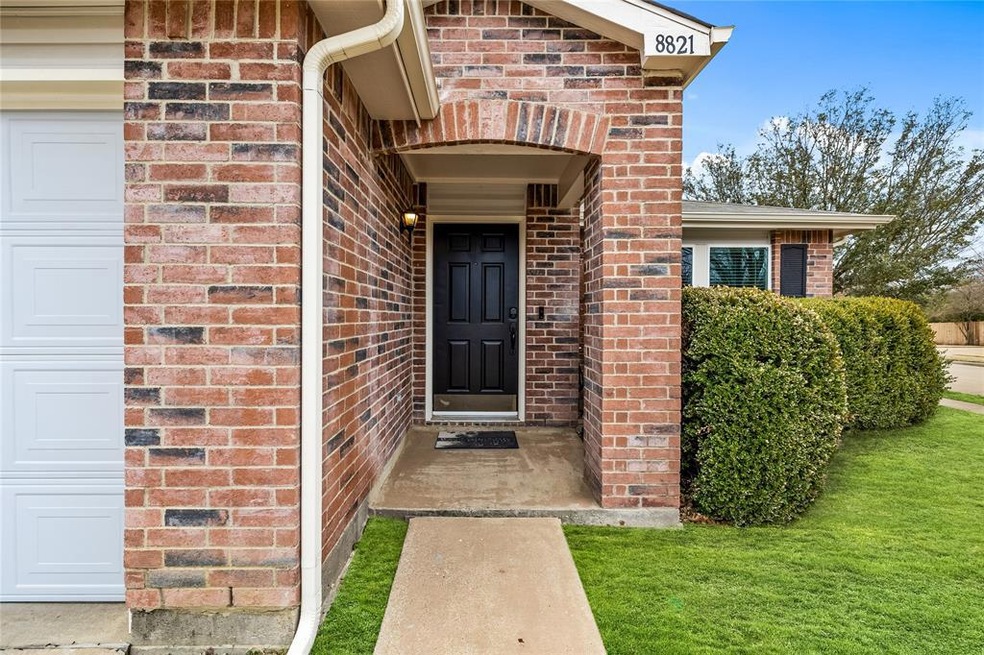 8821 Swan Park Dr, Denton, TX 76210 - photo 1