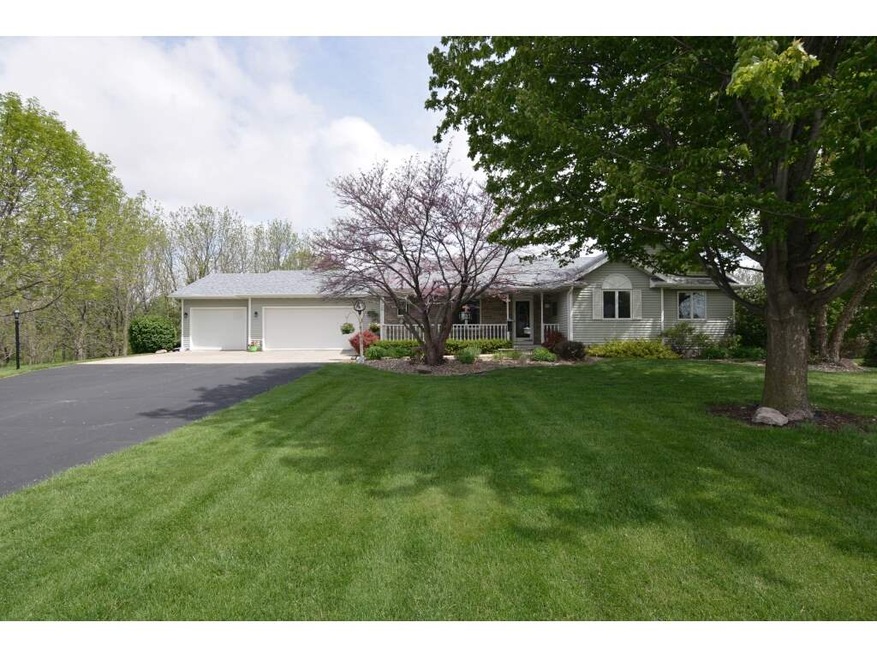 13912 W Northridge Dr, Evansville, WI 53536 - photo 1