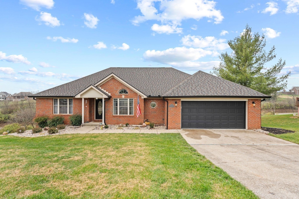 3032 Woodfield Cir, Richmond, KY 40475 - photo 1