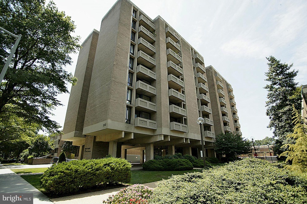 1245 4th St SW unit E802, Washington, DC 20024 - photo 1