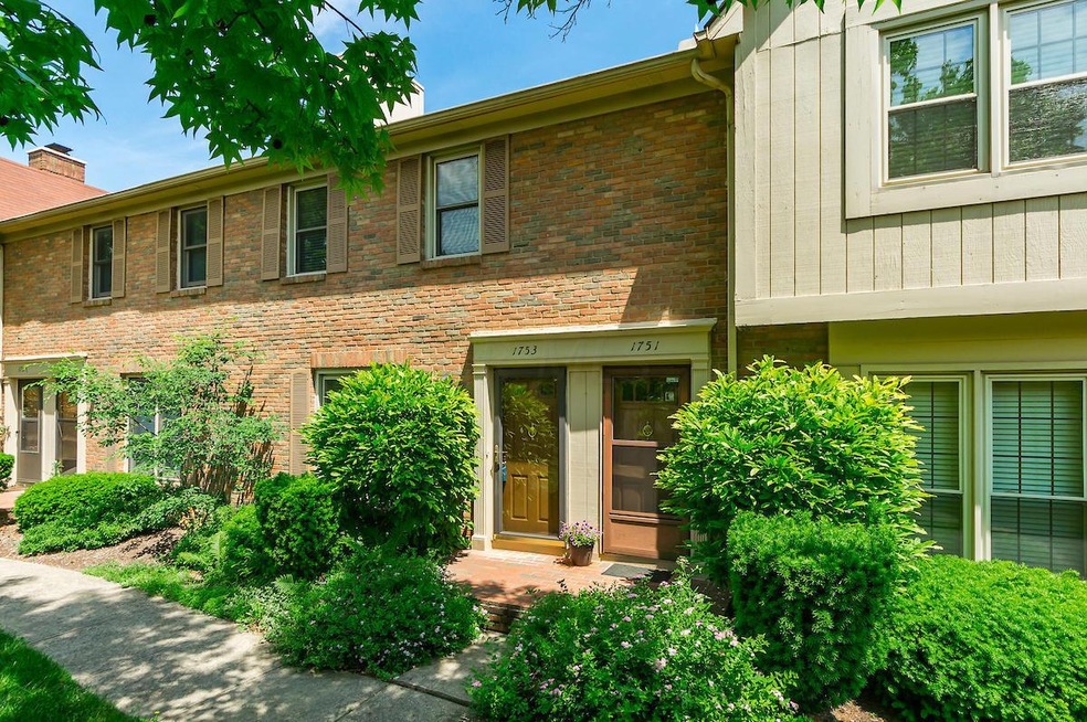 1753 Connors Point Dr, Columbus, OH 43220 - photo 1