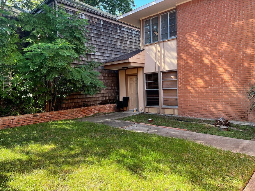 1910 Vermont St unit 5, Houston, TX 77019 - photo 1