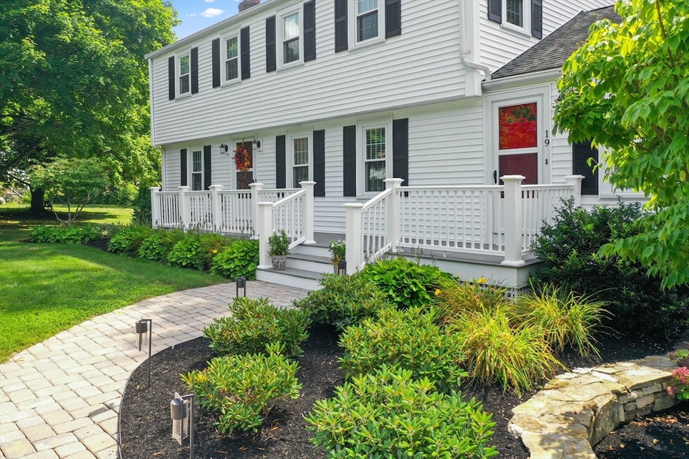 19 General Henry Knox Rd, Southborough, MA 01772 - photo 1