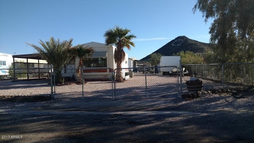 765 Falcon Dr, Quartzsite, AZ 85346 - photo 1