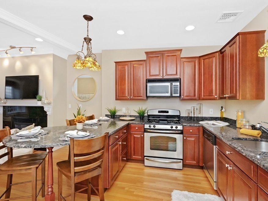 371 Hanover St unit 5, Boston, MA 02113 - photo 1