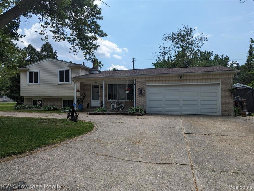7167 Crestmore