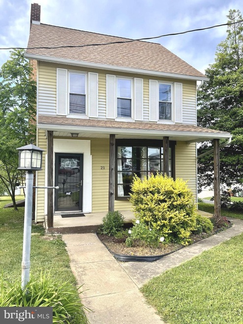 21 College Ave, Stewartstown, PA 17363 - photo 1
