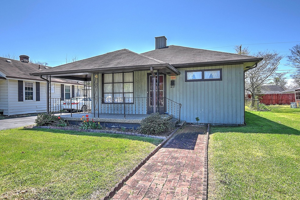 1437 E Sevier