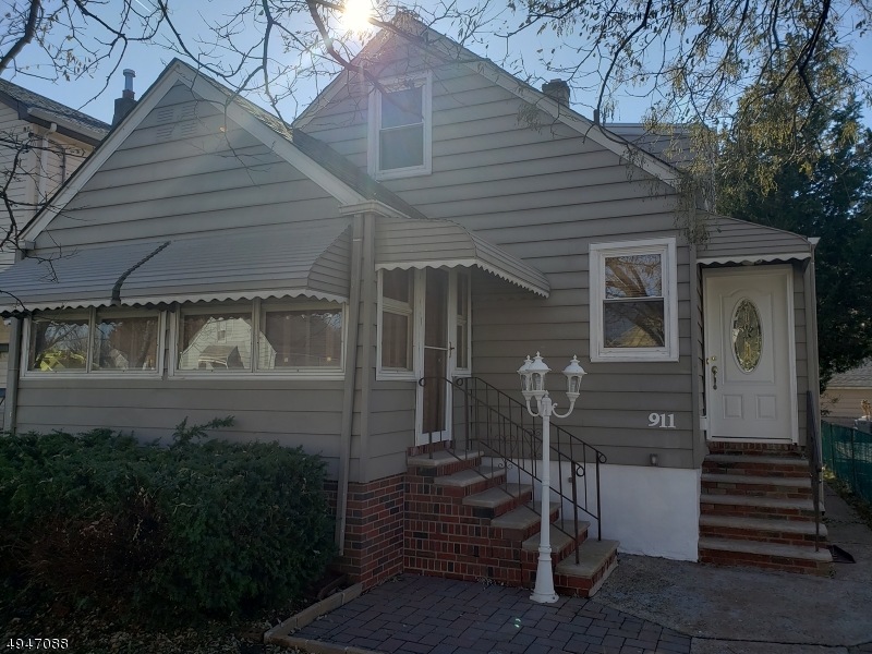 911 Baldwin Ave, Linden, NJ 07036 - photo 1