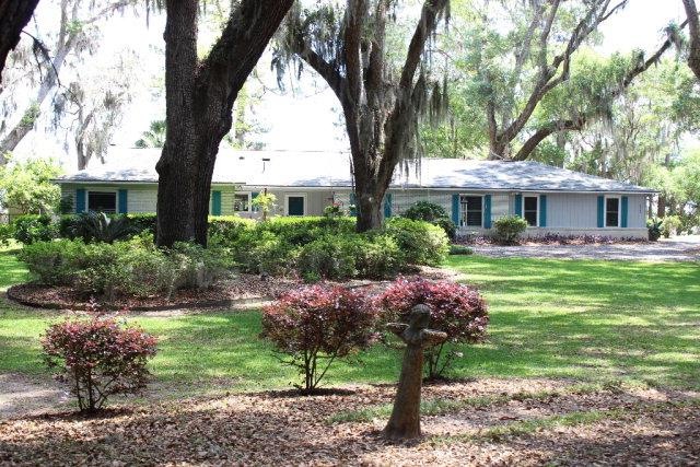 1291 Ridgeway Rd SE, Darien, GA 31305 - photo 1