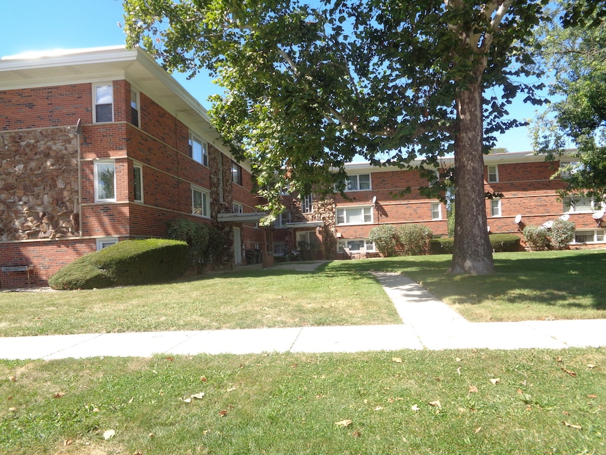 6834 W Lode Dr unit 1B, Worth, IL 60482 - photo 1