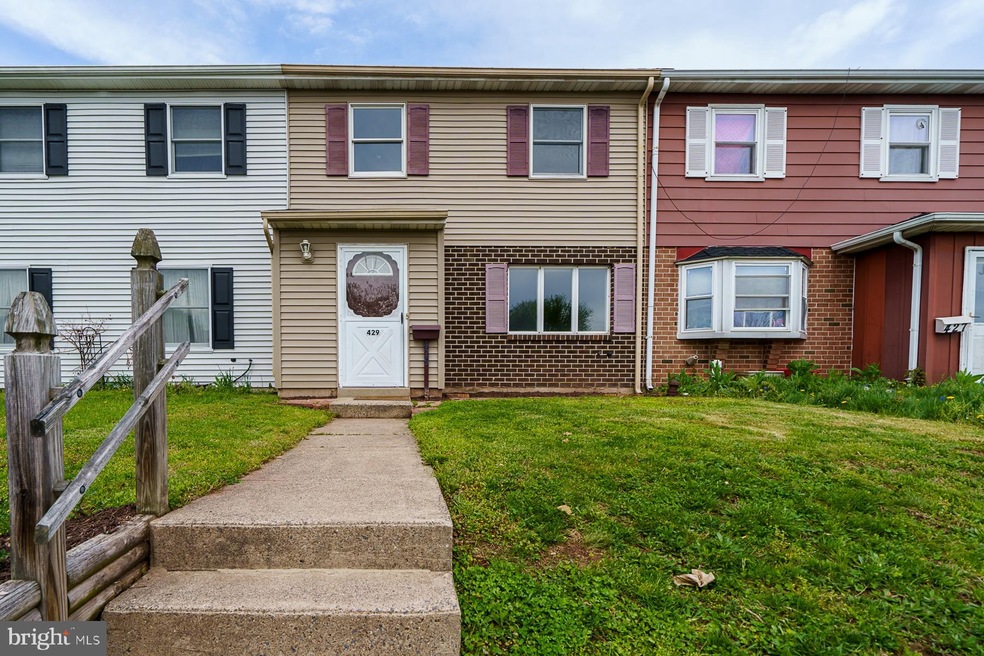 429 Colonial Dr, East Greenville, PA 18041 - photo 1