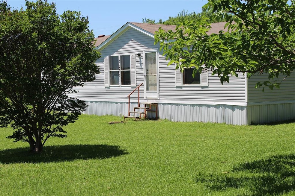 112 Geis Dr, Pottsboro, TX 75076 - photo 1