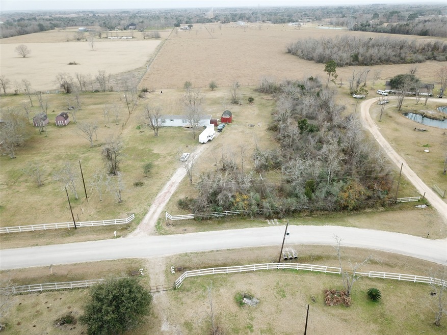 1095 County Road 695, Alvin, TX 77511 - photo 1