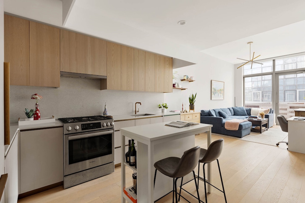 Pending $1,195,000 • Co-Listing Agent