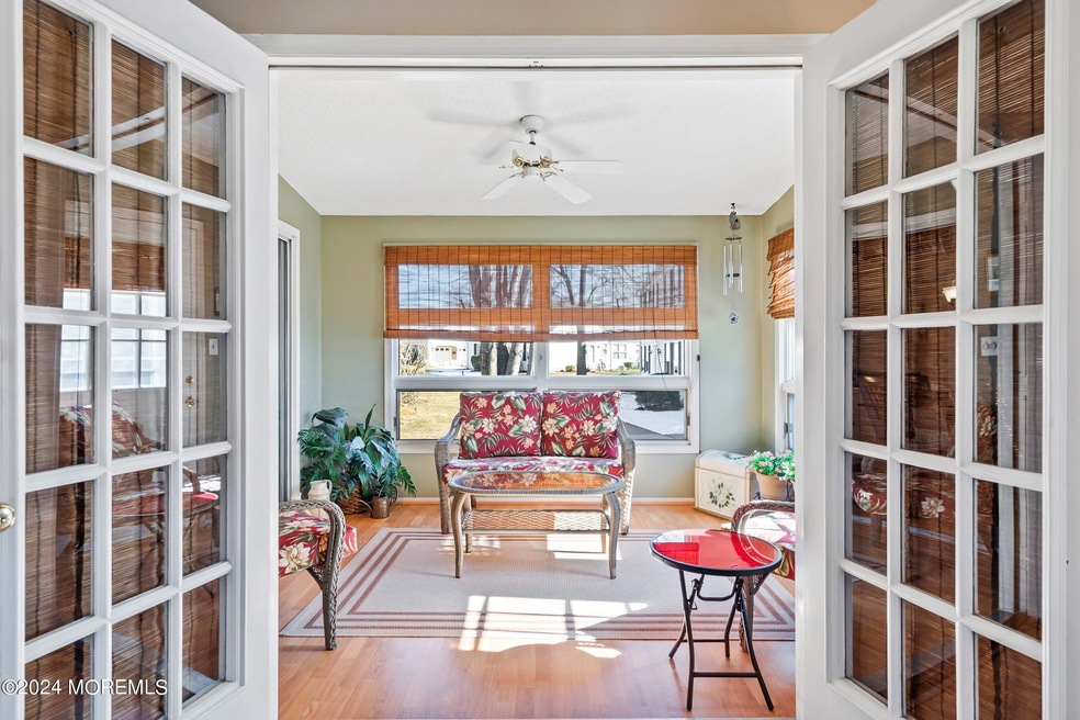 10-Sunroom 1A