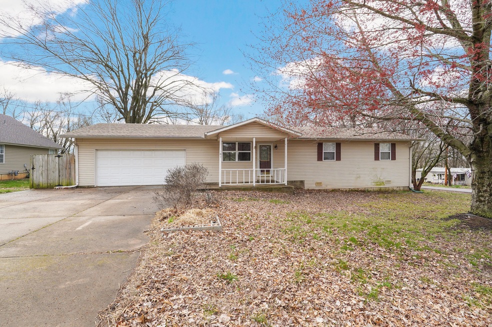 109 W Cawlfield St-1