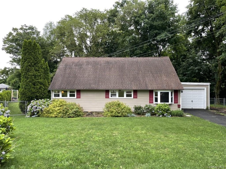 15 Maple Ct, Rye Brook, NY 10573 - photo 1