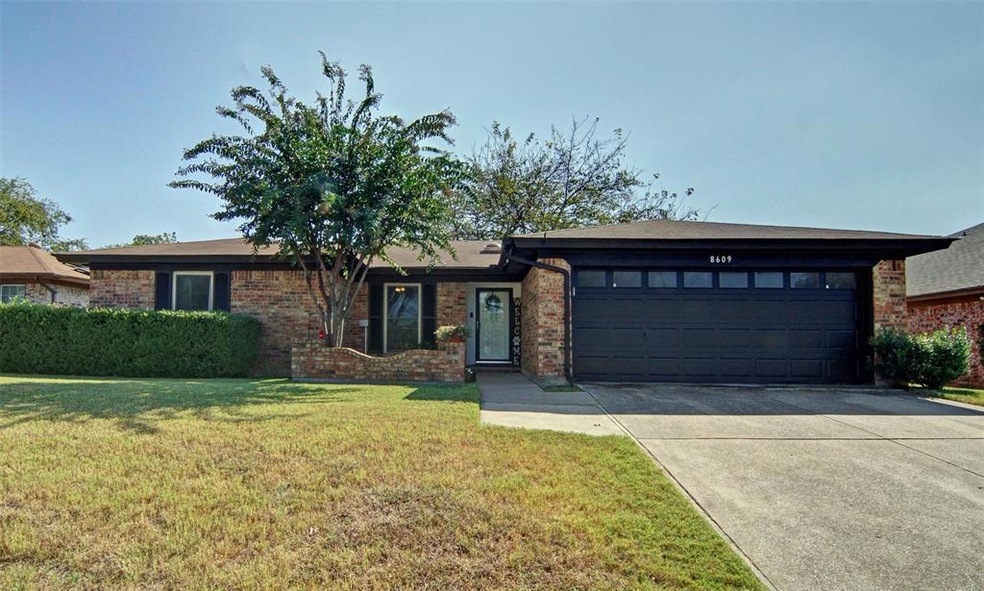 8609 Silver Creek Rd, Fort Worth, TX 76108 - photo 1