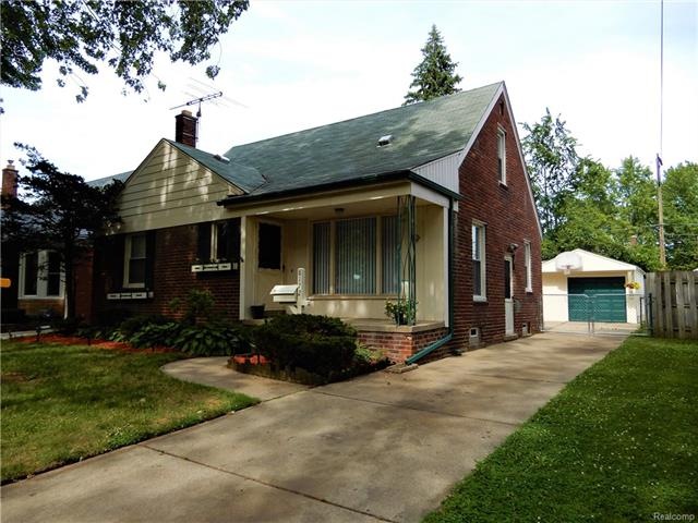 SUPER CLEAN 3 BEDROOM BRICK HOME