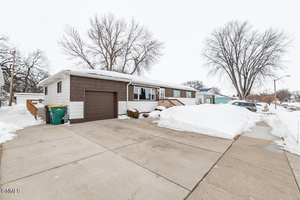 423 S 17th St MLS-1