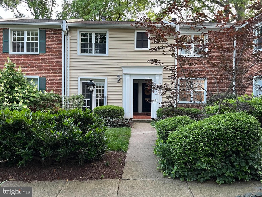 2661 S Walter Reed Dr unit B, Arlington, VA 22206 - photo 1