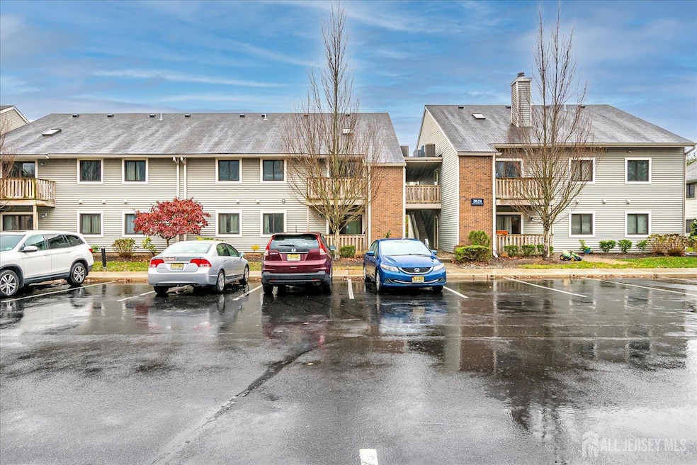 211 Ravens Crest Dr, Plainsboro, NJ 08536 - photo 1