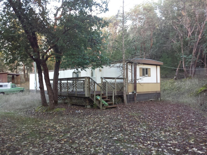 1071 Plumtree Ln, Grants Pass, OR 97526 - photo 1