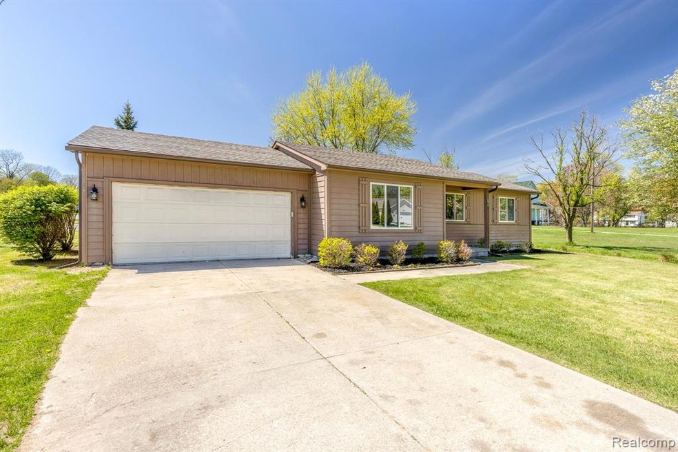 3079 Beach Rd, Port Huron, MI 48060 - photo 1