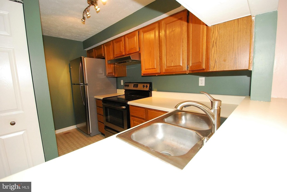 823 Stratford Way unit J, Frederick, MD 21701 - photo 1