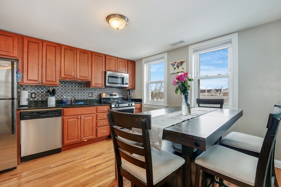 61 Holten St unit 3, Danvers, MA 01923 - photo 1