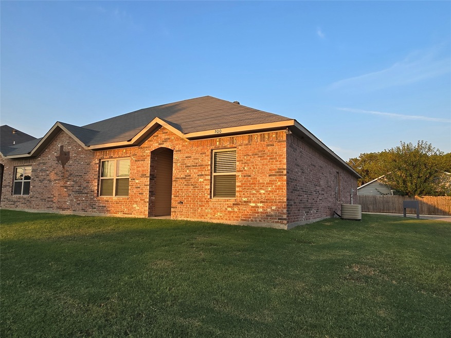 200 N Denton St, Weatherford, TX 76086 - photo 1