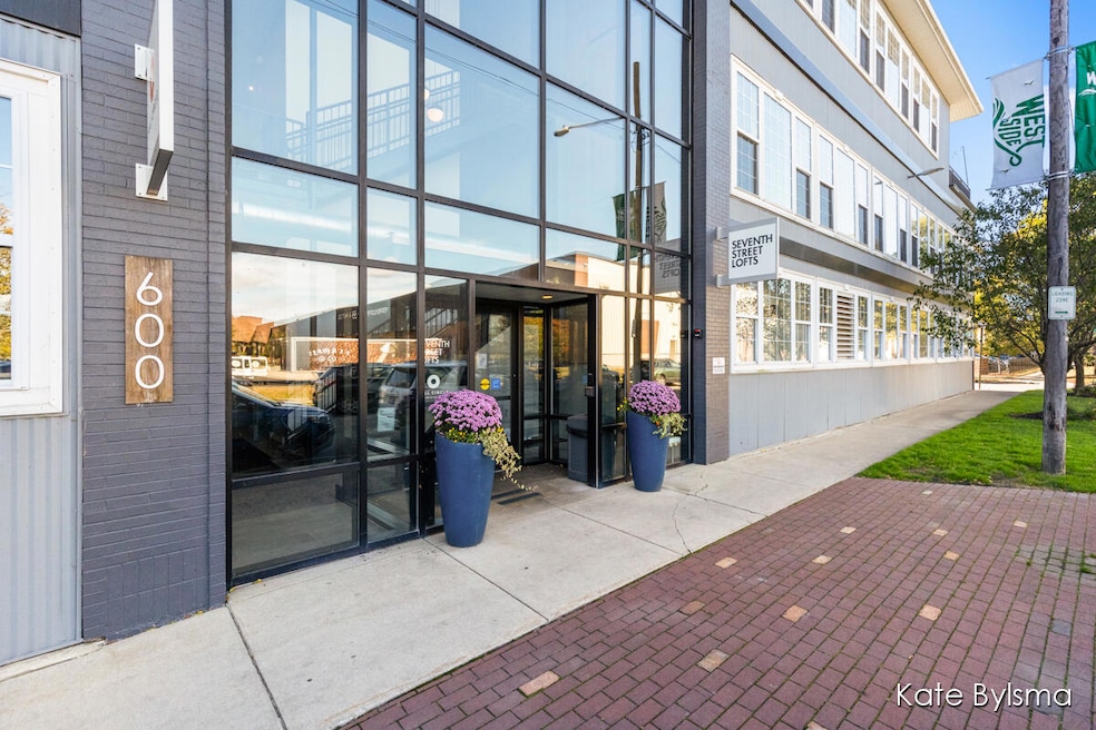 600 7th St. NW #205
