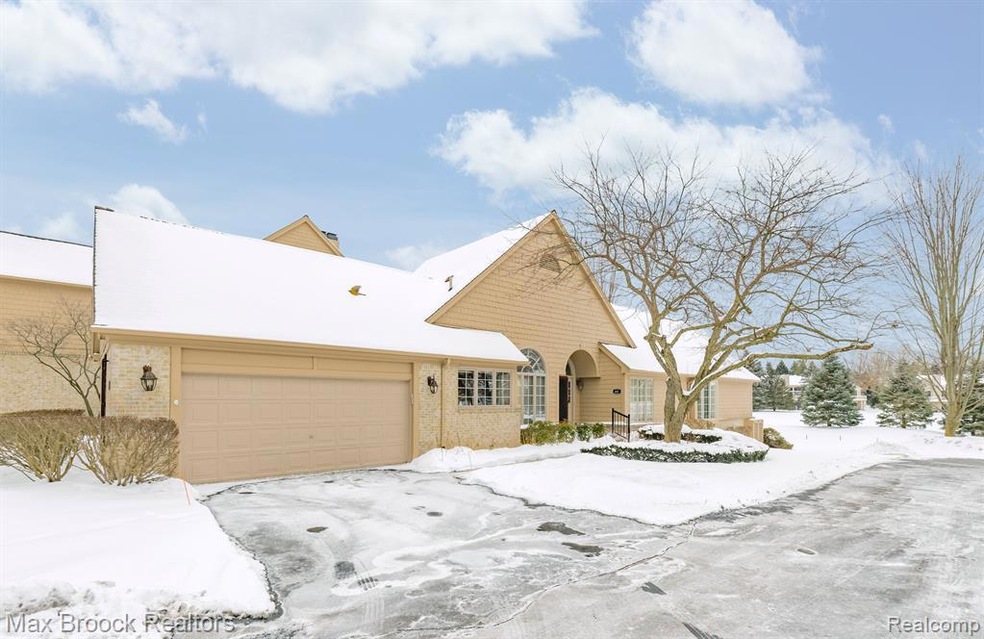 445 Cambridge Way, Bloomfield Hills, MI 48304 - photo 1